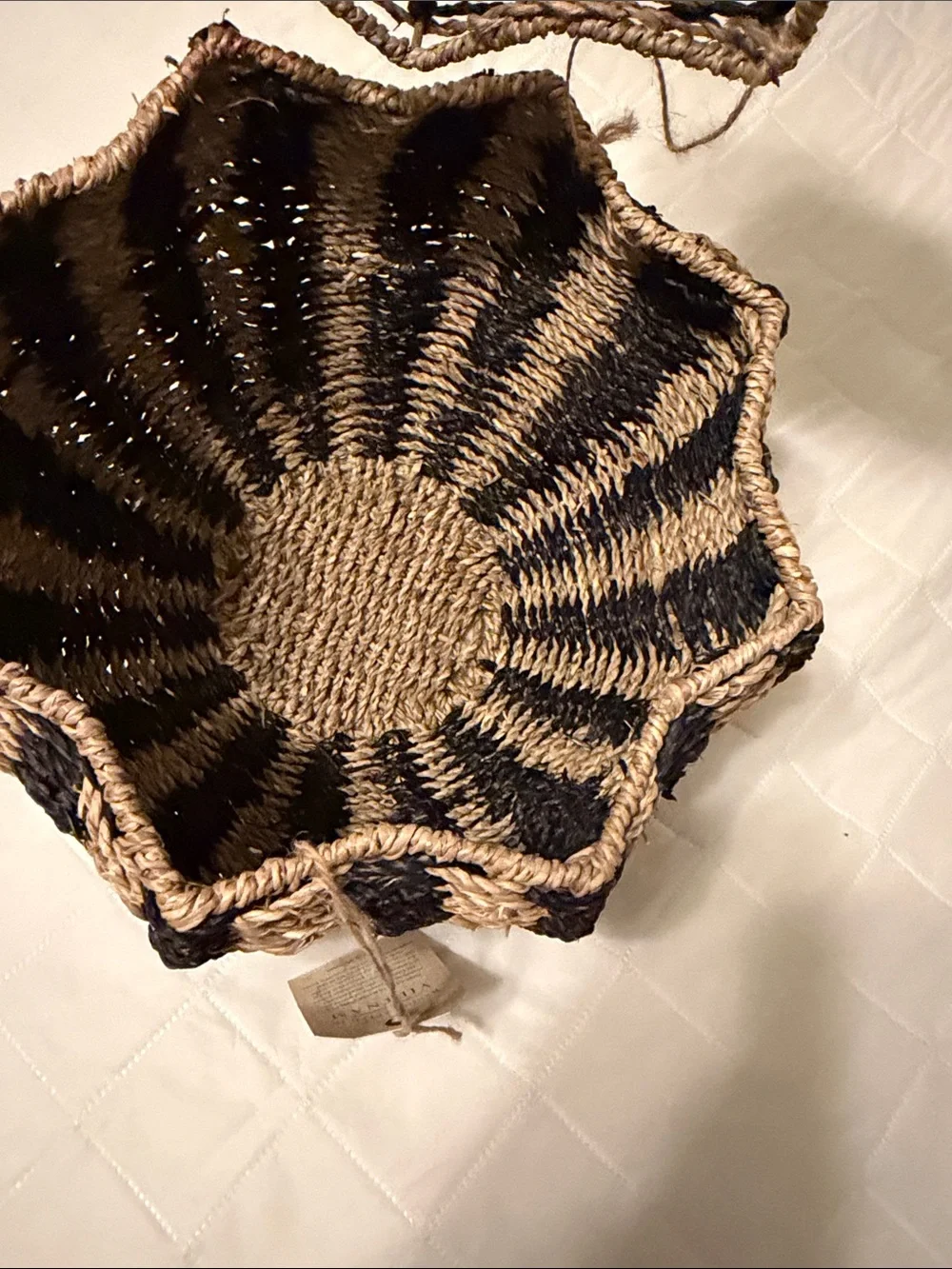 Handwoven Seagrass Storage Basket with Lid - Black and Natural